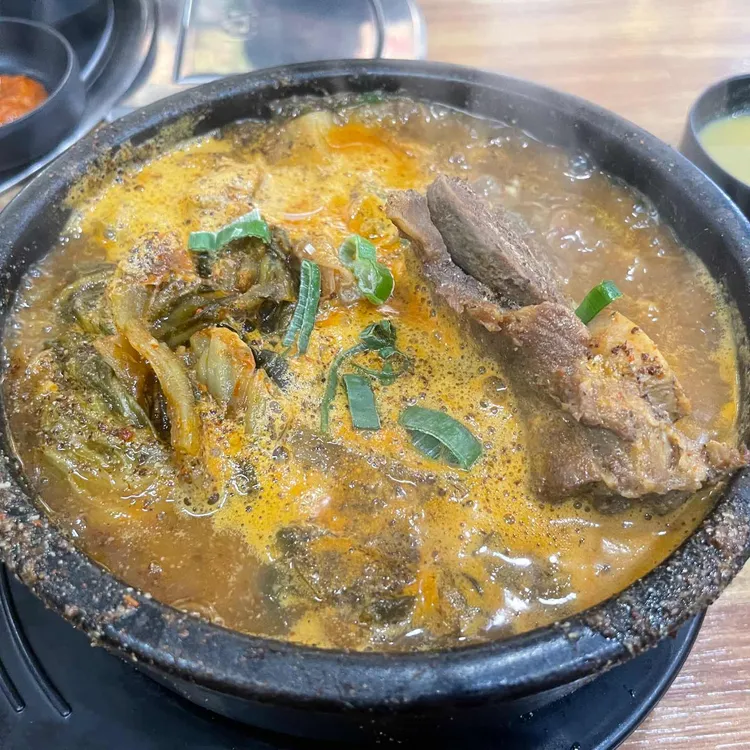 본가 왕뼈감자탕 사진 1