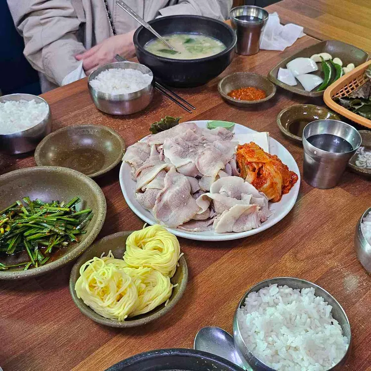 영진돼지국밥 사진 1