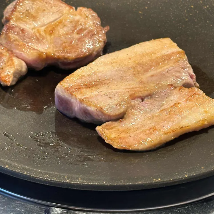 근돼장 대표 사진