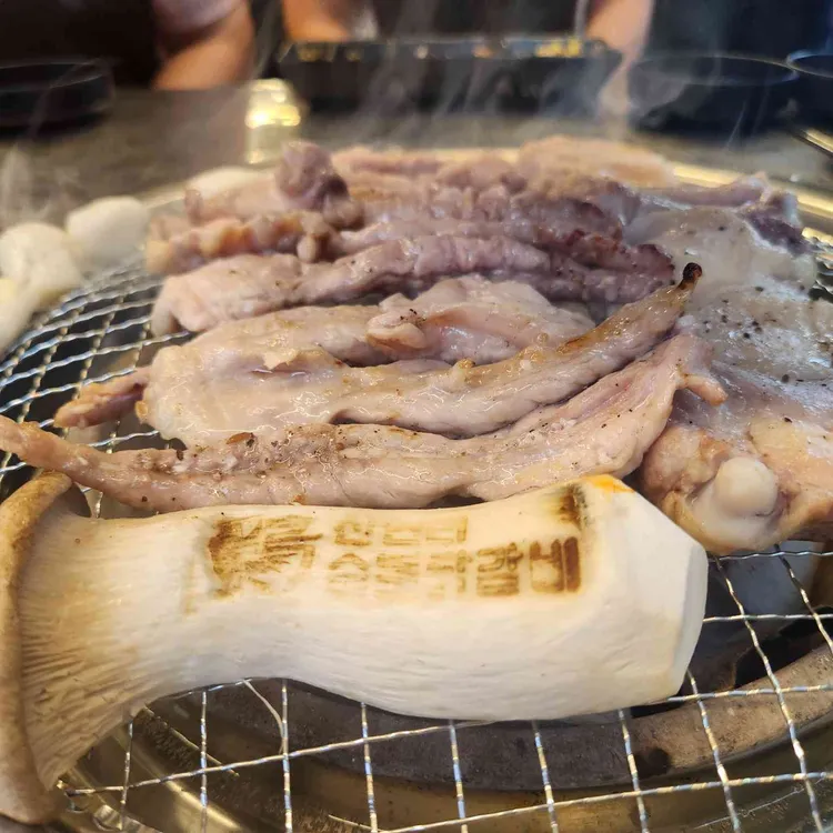 신현리 숯불닭갈비 대표 사진