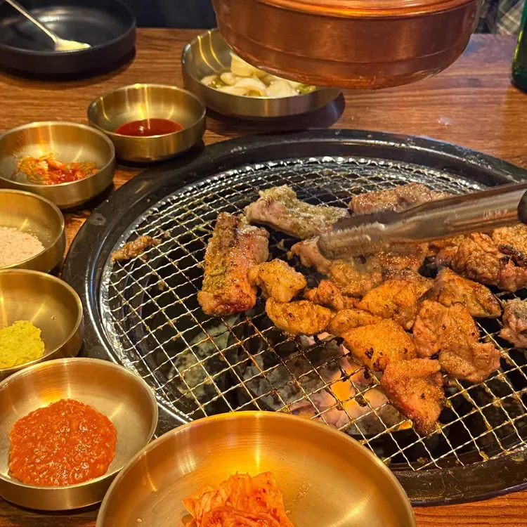 육몽 대표 사진