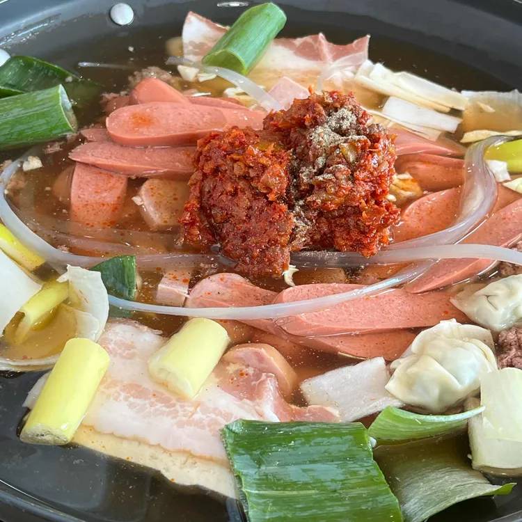 두꺼비 부대찌개 대표 사진