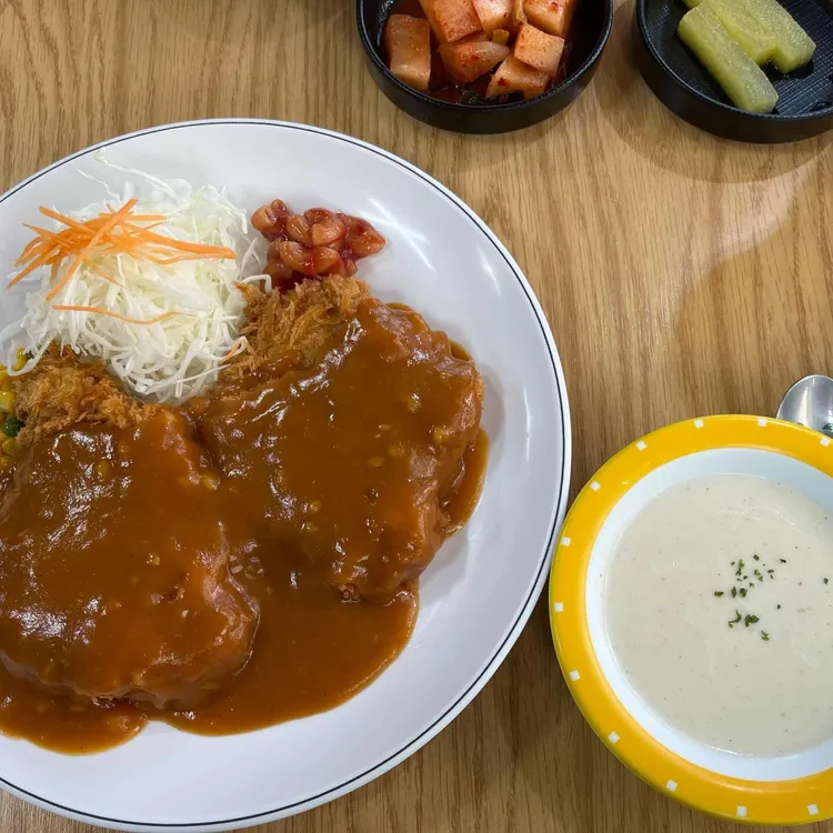 옛날생돈가스 사진 1