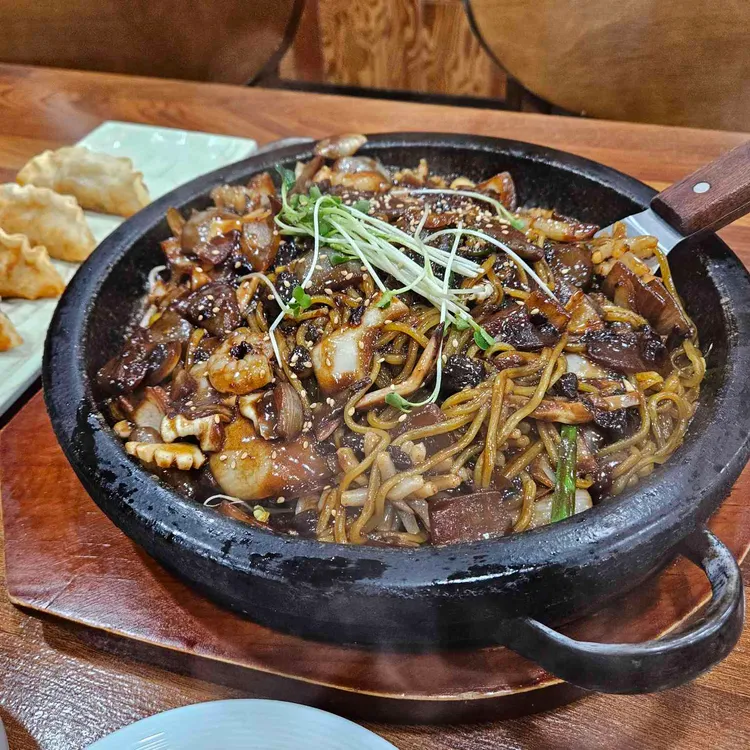 백년가돌판짜장.짬뽕 대표 사진