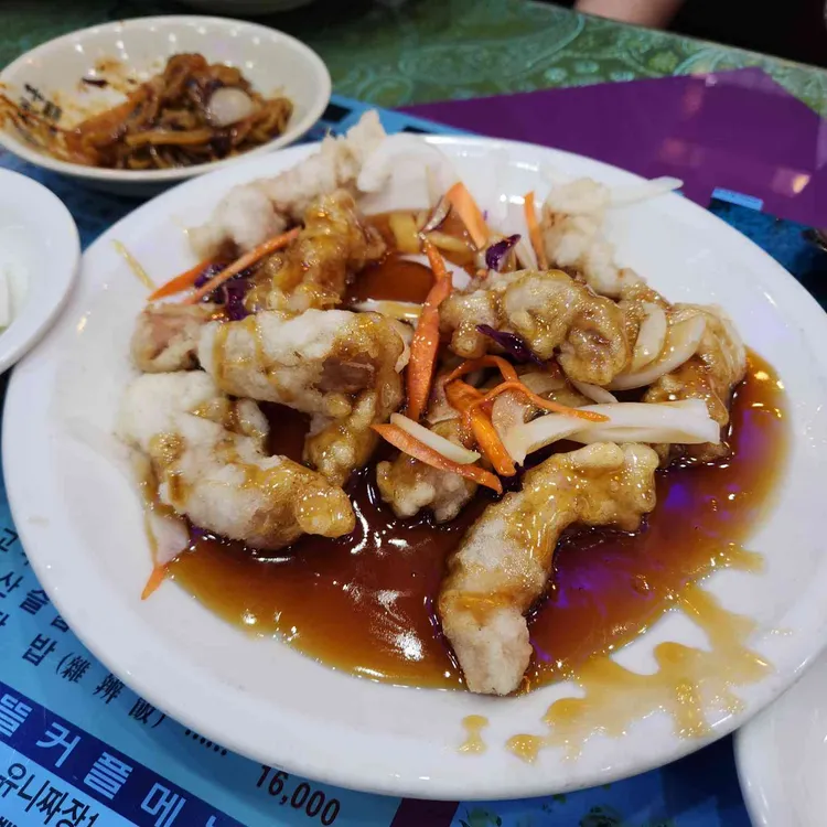 동천홍 대표 사진