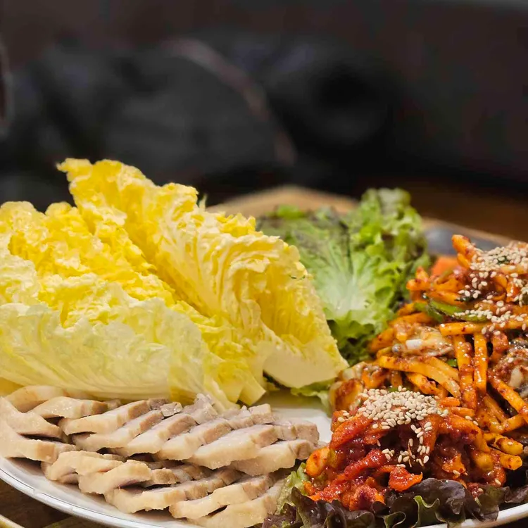 굴예찬 사진