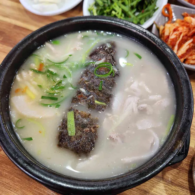 수영 돼지국밥 대표 사진