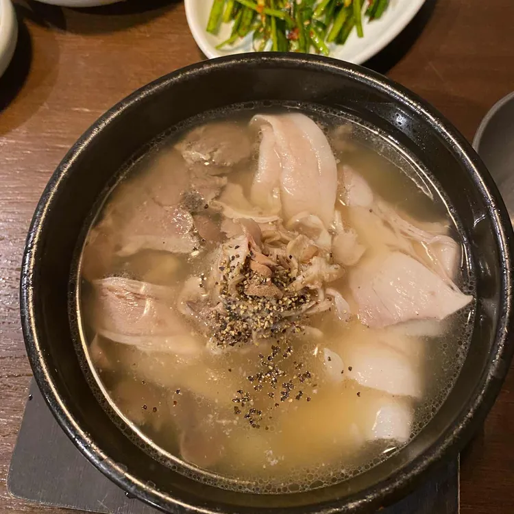 엄용백 돼지국밥 대표 사진