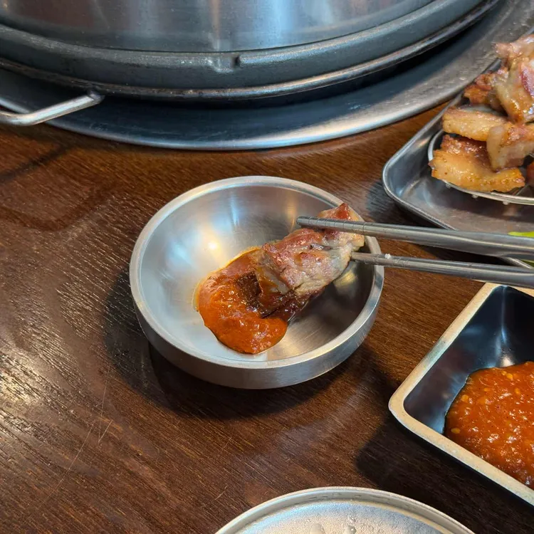 돌담흑돼지 사진 2