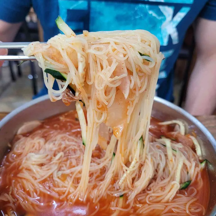 밀면전문점 대표 사진