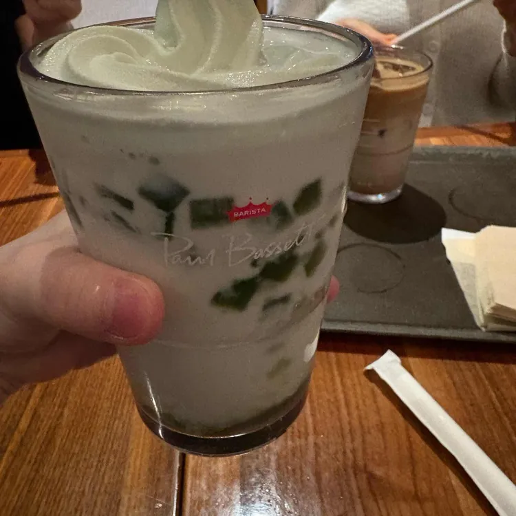 폴바셋 대표 사진