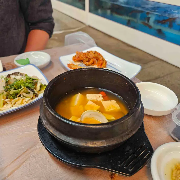건영 수산 대표 사진