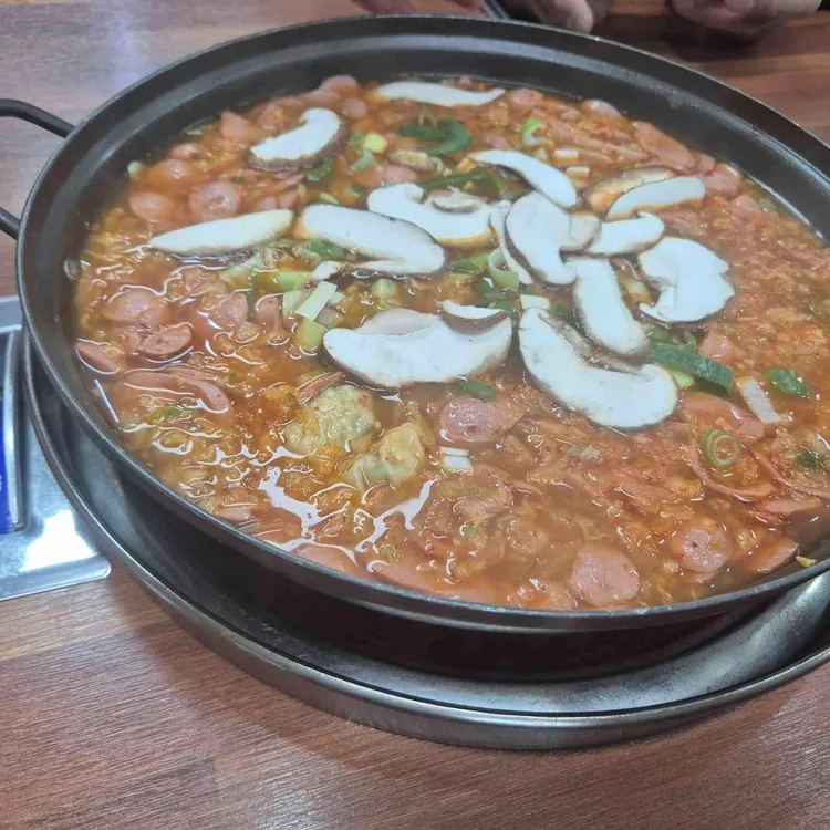 윤가네부대찌개 사진 2