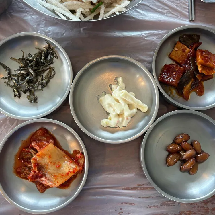 돌고래횟집 사진 2