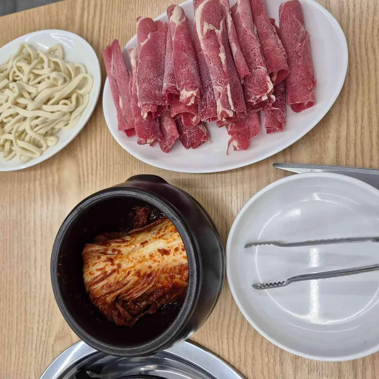 얼큰이샤브손칼국수 사진 1
