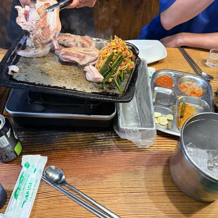 착한돈삼이네 대표 사진