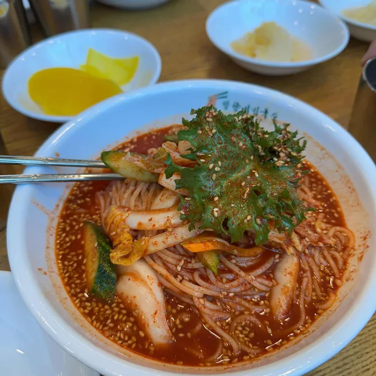 망향비빔국수 사진 1