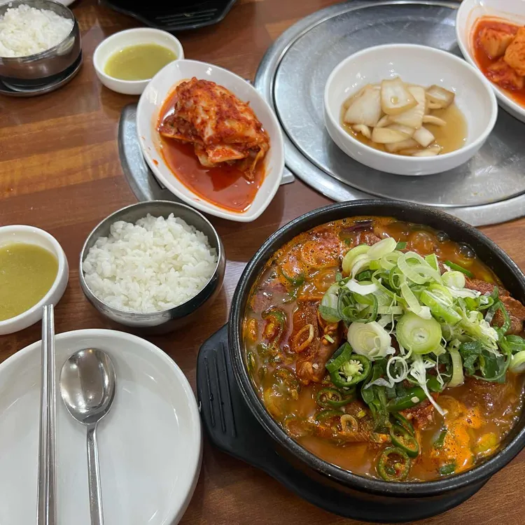 삼식이감자탕뼈해장국 사진 2