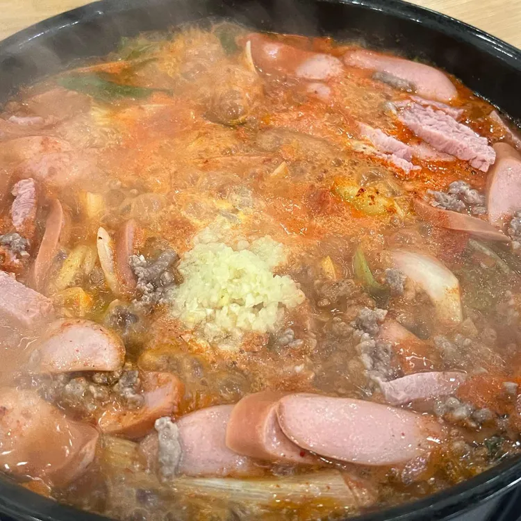 최네집 사진 2