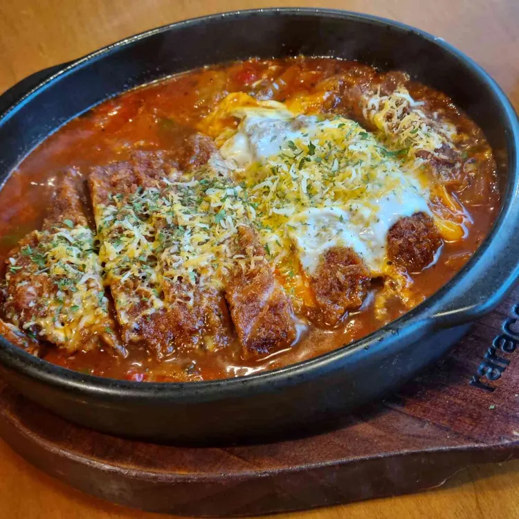 라라코스트 대표 사진