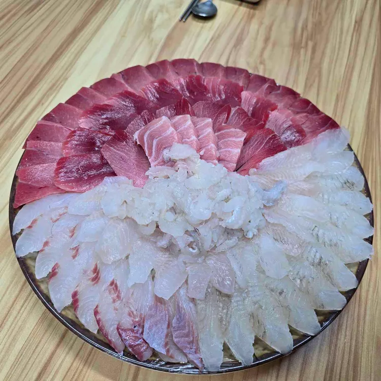 사량도 자연산횟집 대표 사진