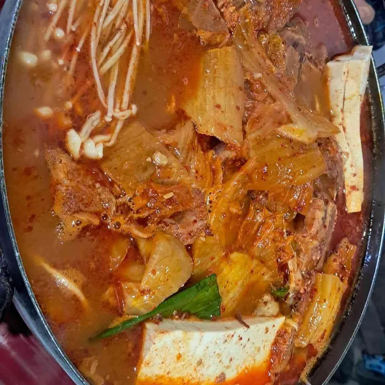 푸짐한 김치 감자탕 사진 1