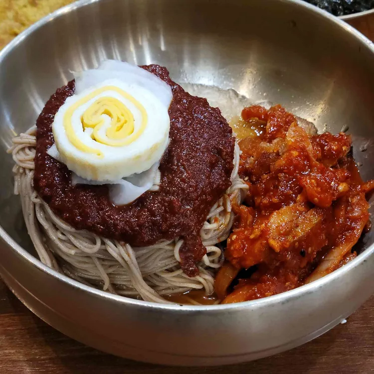 뱅뱅 막국수 사진 1