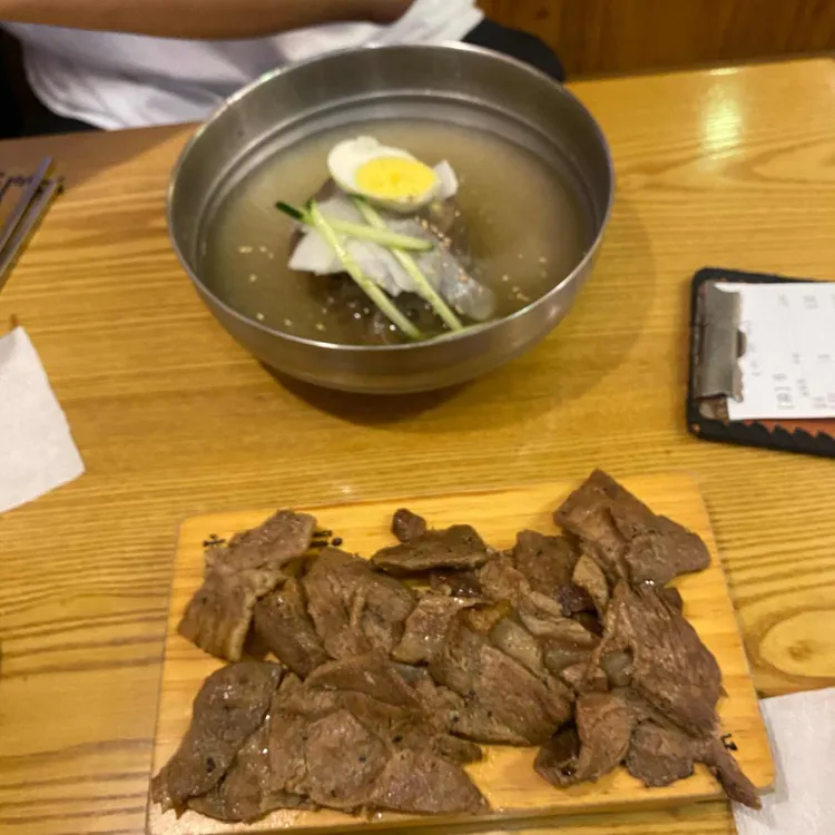 육쌈냉면 대표 사진