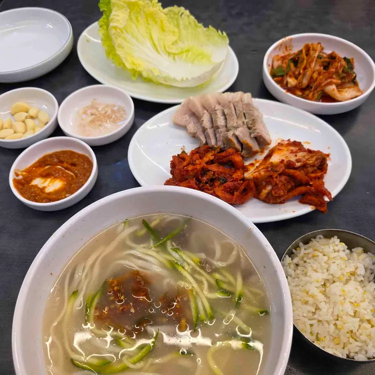 훼미리손칼국수 사진