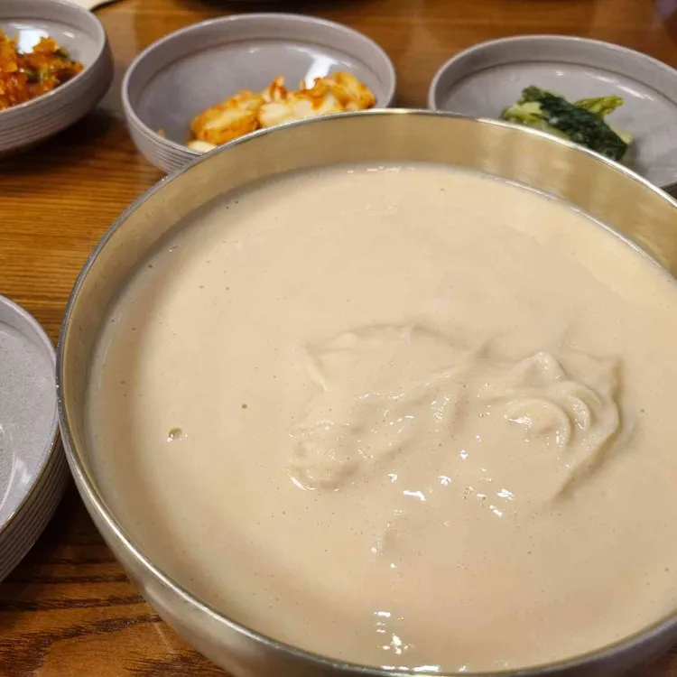 평양그륵손만두콩국수 사진 1