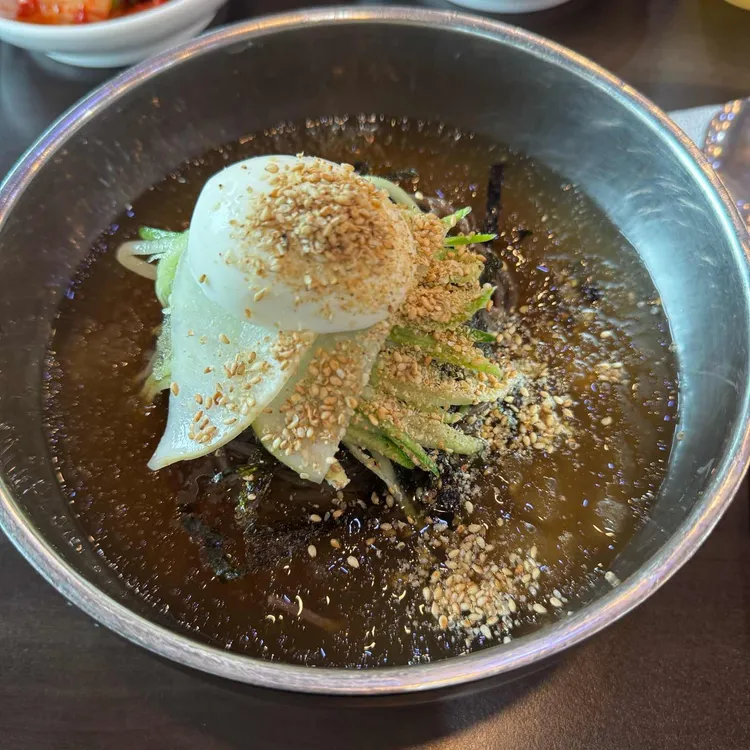 서담 대표 사진