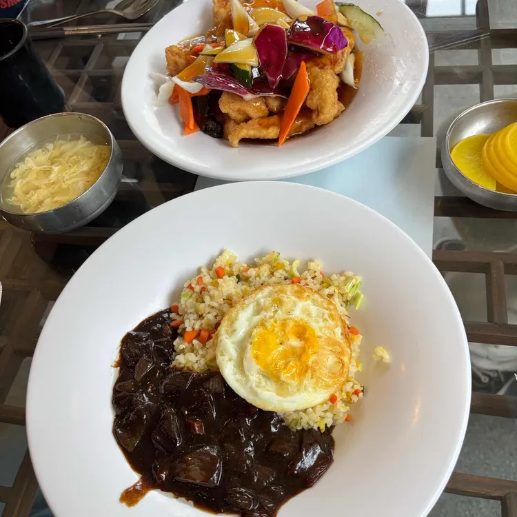 치엔롱 대표 사진