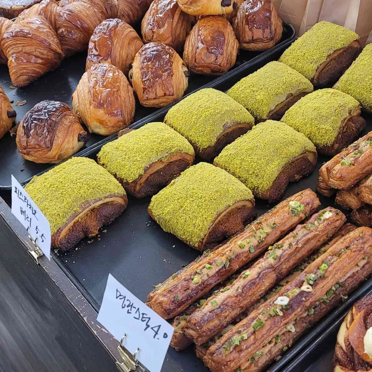 빵 한모금 대표 사진