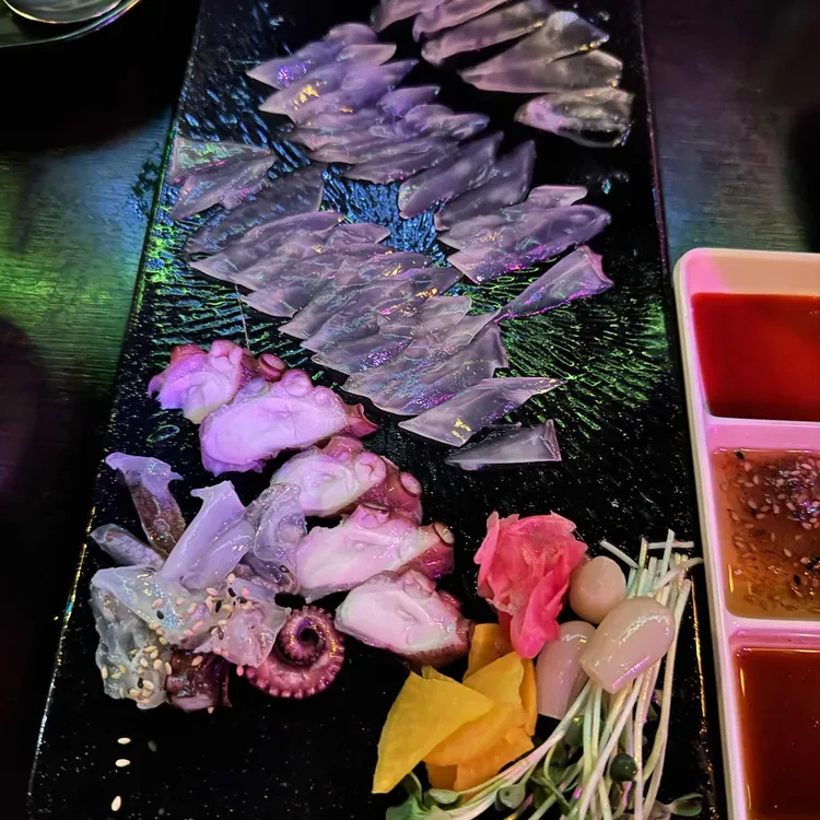 찡어찡어 대표 사진