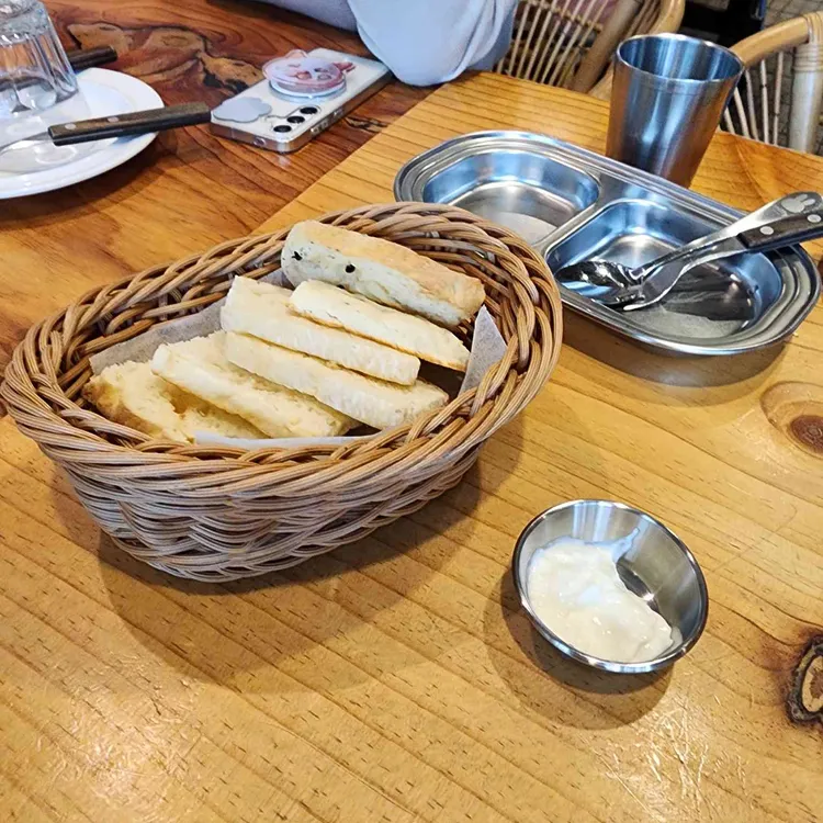 더몰트하우스 서핑시티 대표 사진
