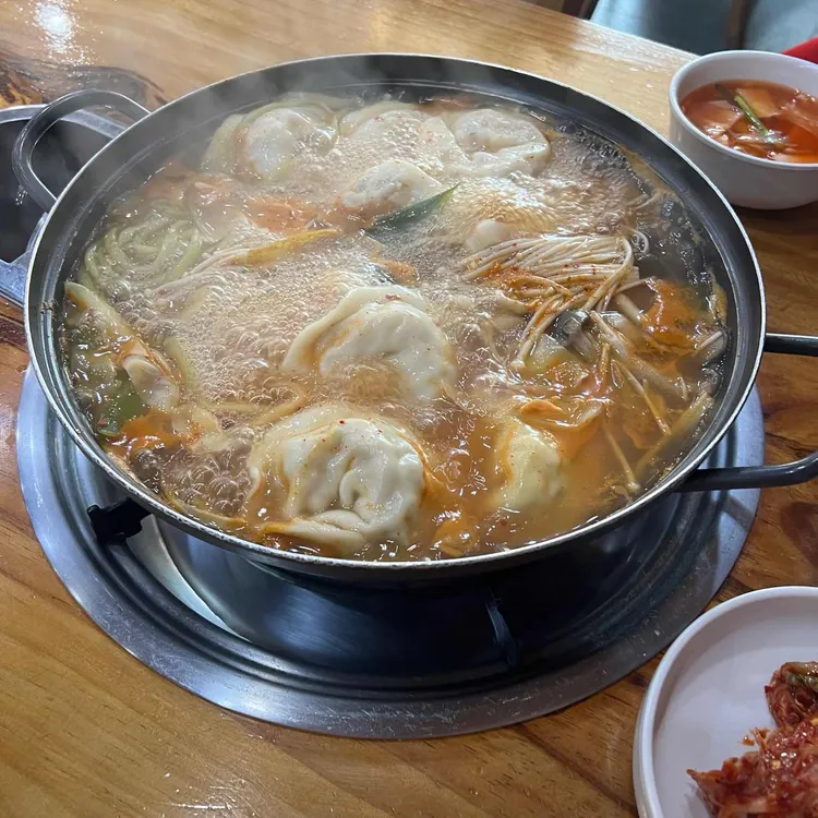황해도김치만두전골 사진