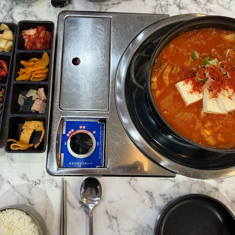 김영찬아저씨김치찌개 대표 사진
