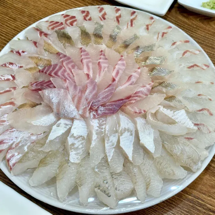 사량도자연산횟집 사진 2