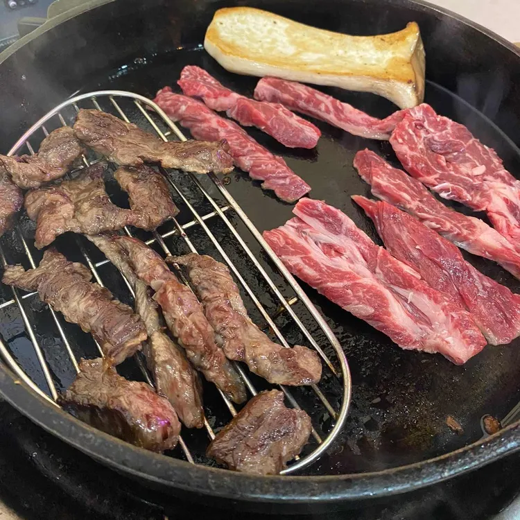 춘자네 암소한우농장 대표 사진