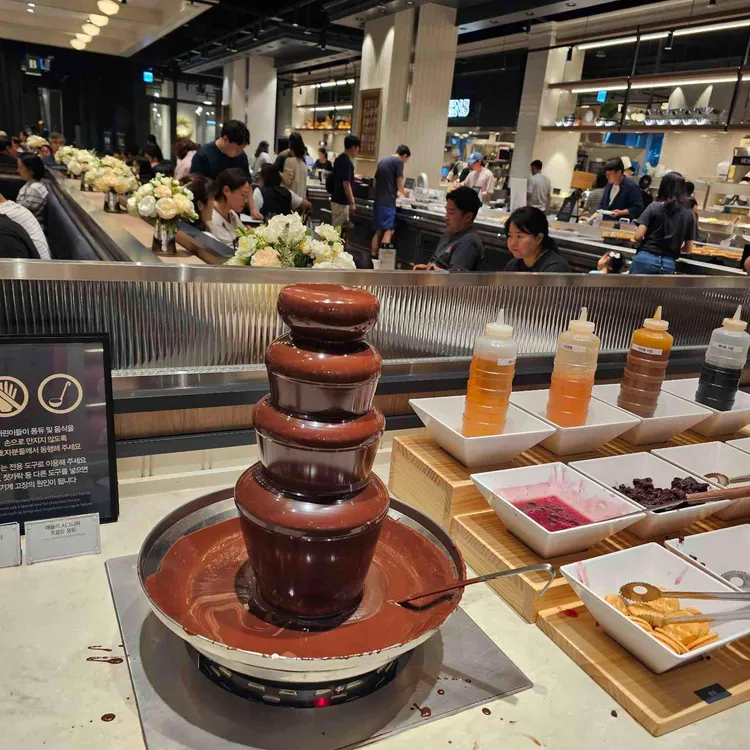 애슐리퀸즈 대표 사진