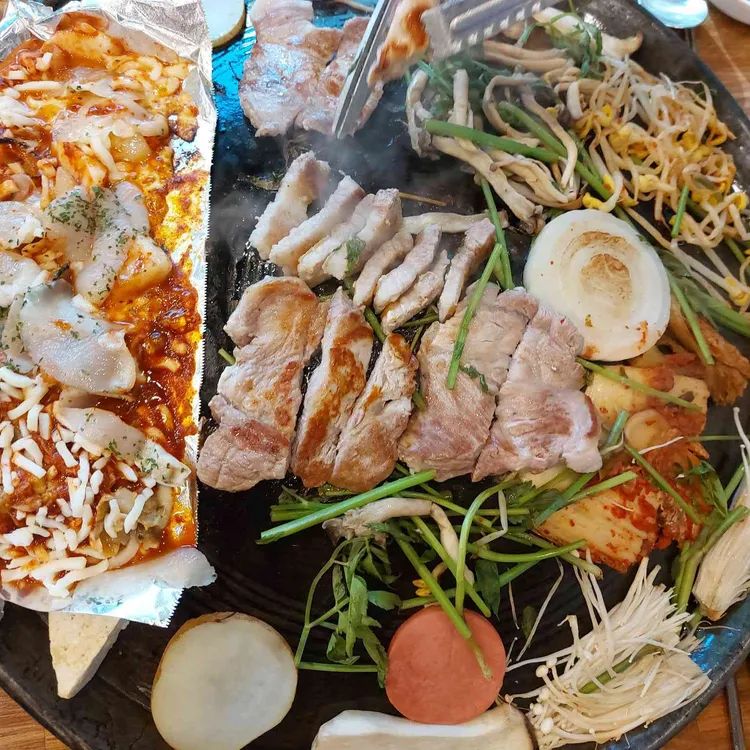 왕뚜껑영순이삼겹살 대표 사진