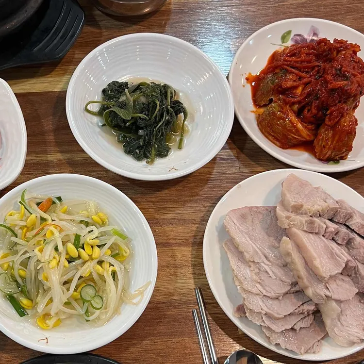 장군족발보쌈 사진 2