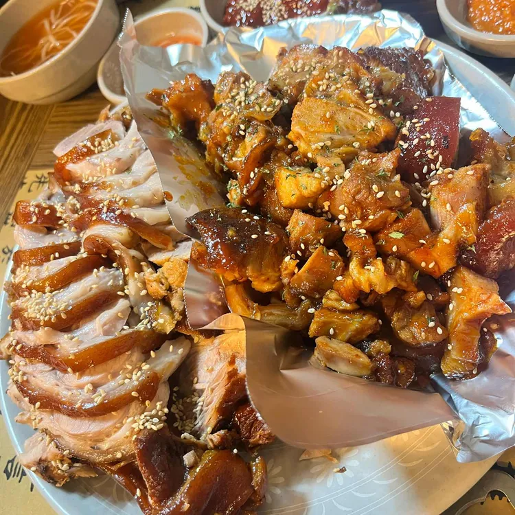 명품원조한방왕족발 사진 2