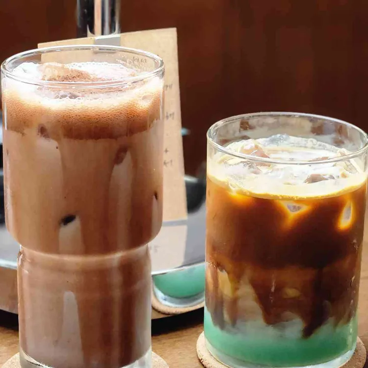 인썸니악 커피바 대표 사진
