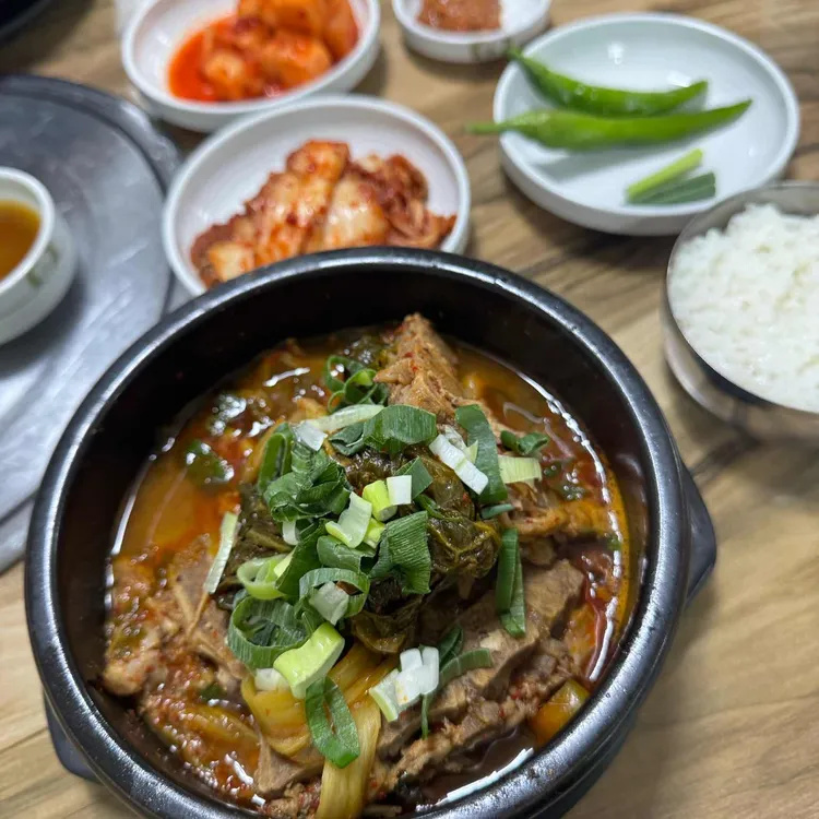 푸짐한감자탕 사진 1