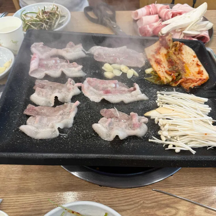 평사리감자탕수육국밥 사진 1