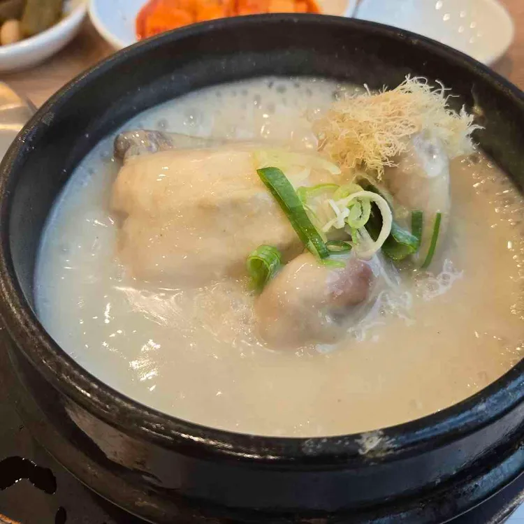 홍수계삼계탕 사진 1