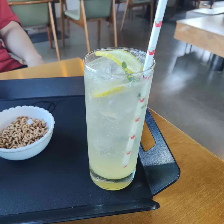 에이치유아이 대표 사진