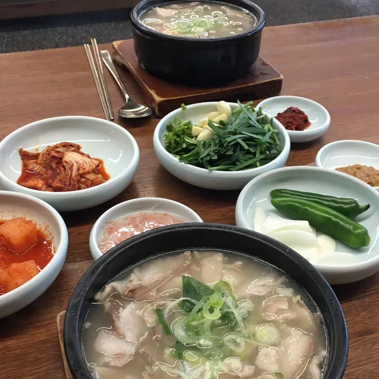 극동돼지국밥 사진 1