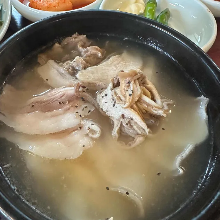 엄용백 돼지국밥 사진